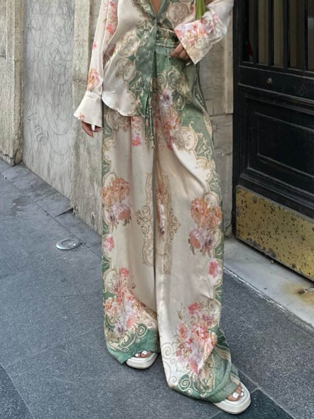 Elvara Baroque Satin Set