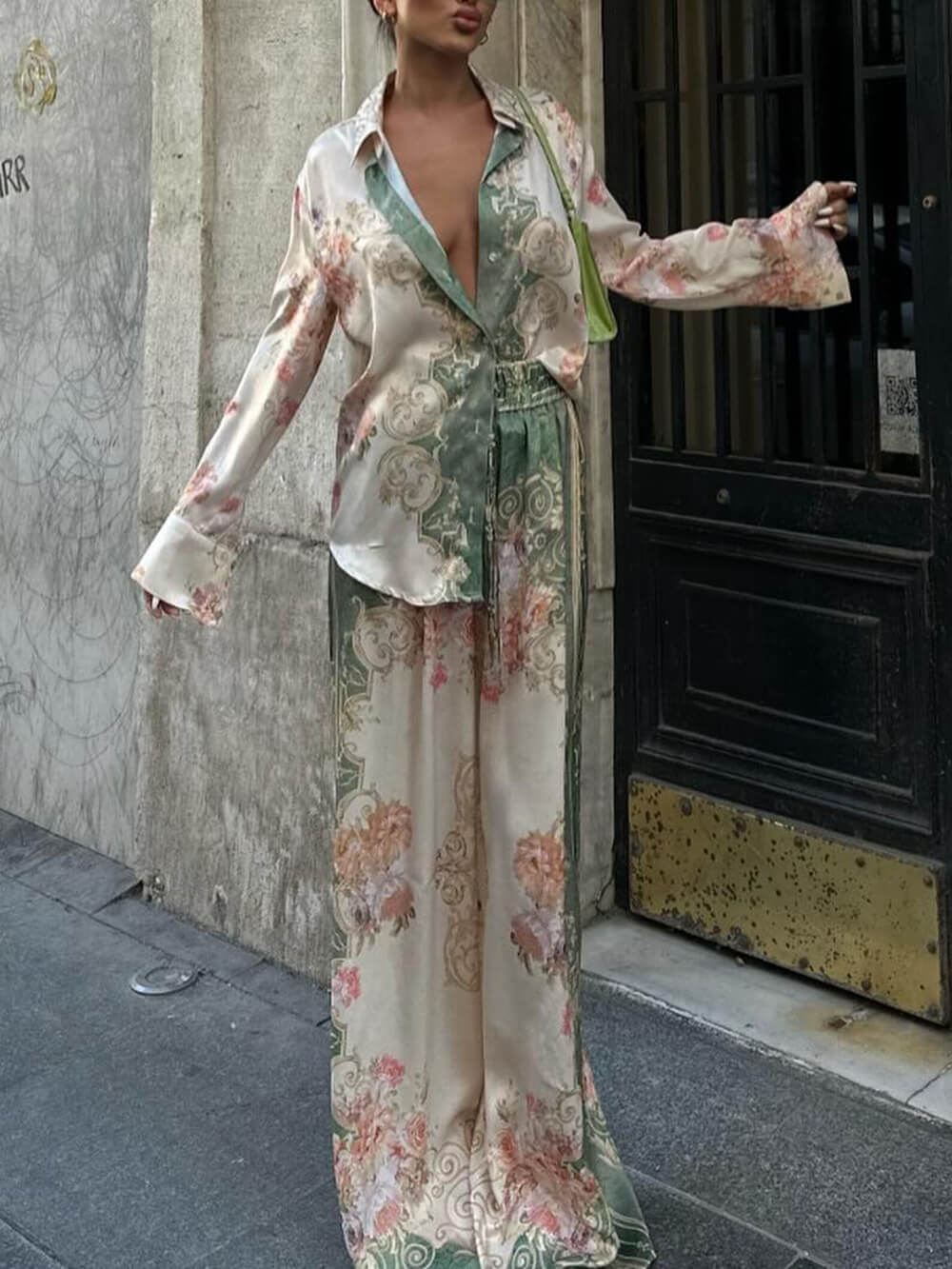 Elvara Baroque Satin Set