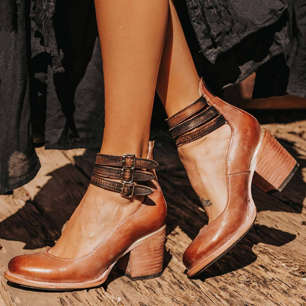 Isla Pointed-Toe Shoes