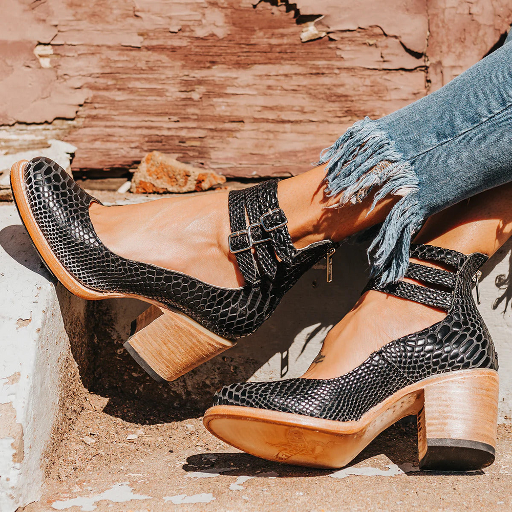 Isla Pointed-Toe Shoes