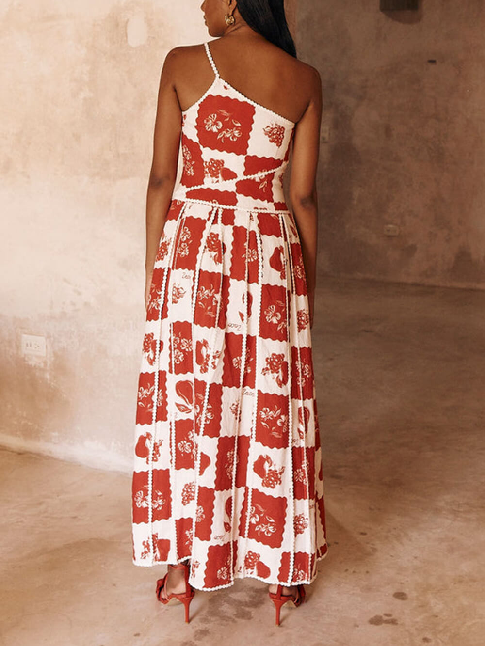 Unique Bedrucktes Maxi Dress Blumenbesatz Einseitigem Flared Schnitt