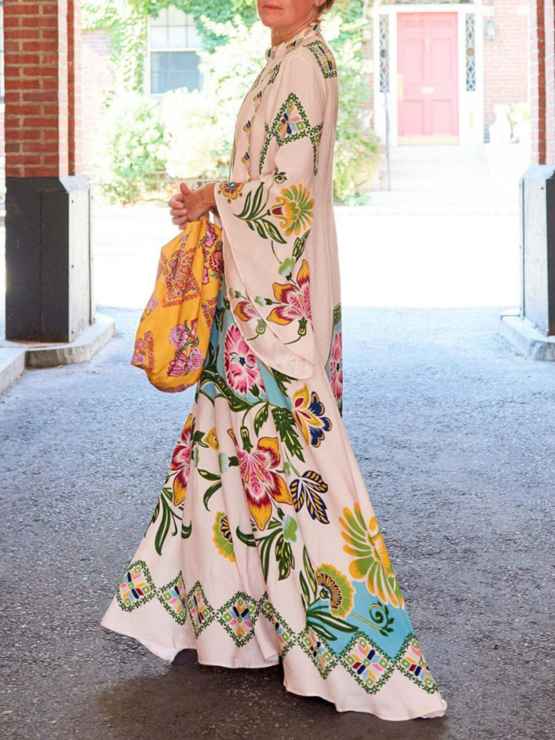 Exquisites, Flowing Dress