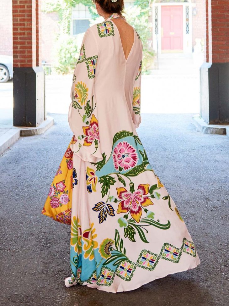 Exquisites, Flowing Dress