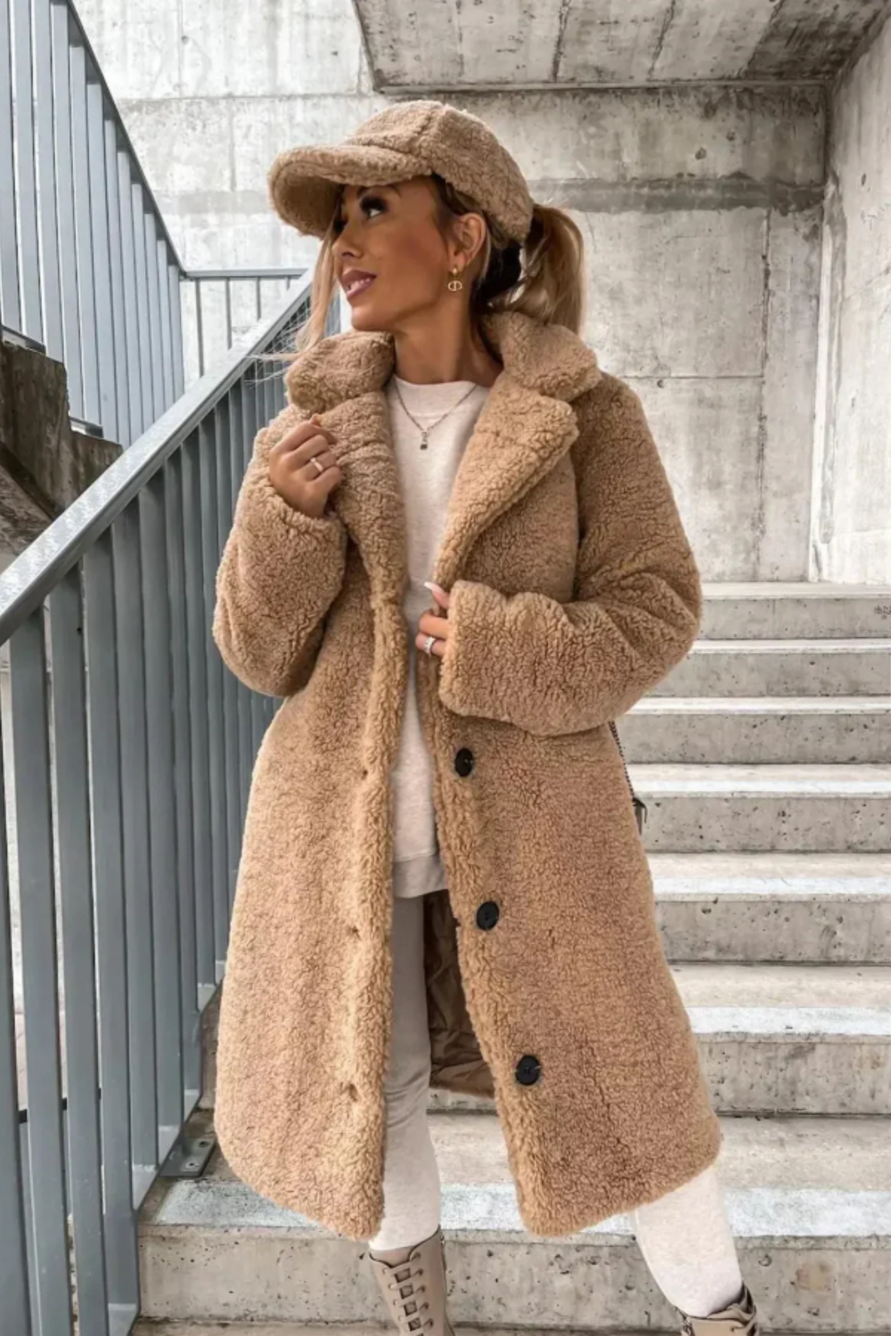 Jess Teddy Mantel Khaki