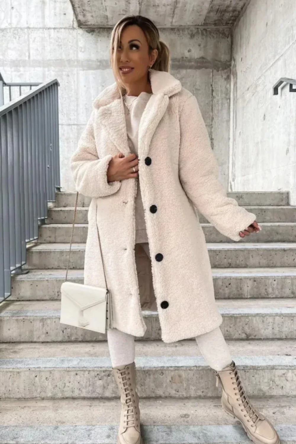 Jess Teddy Mantel White