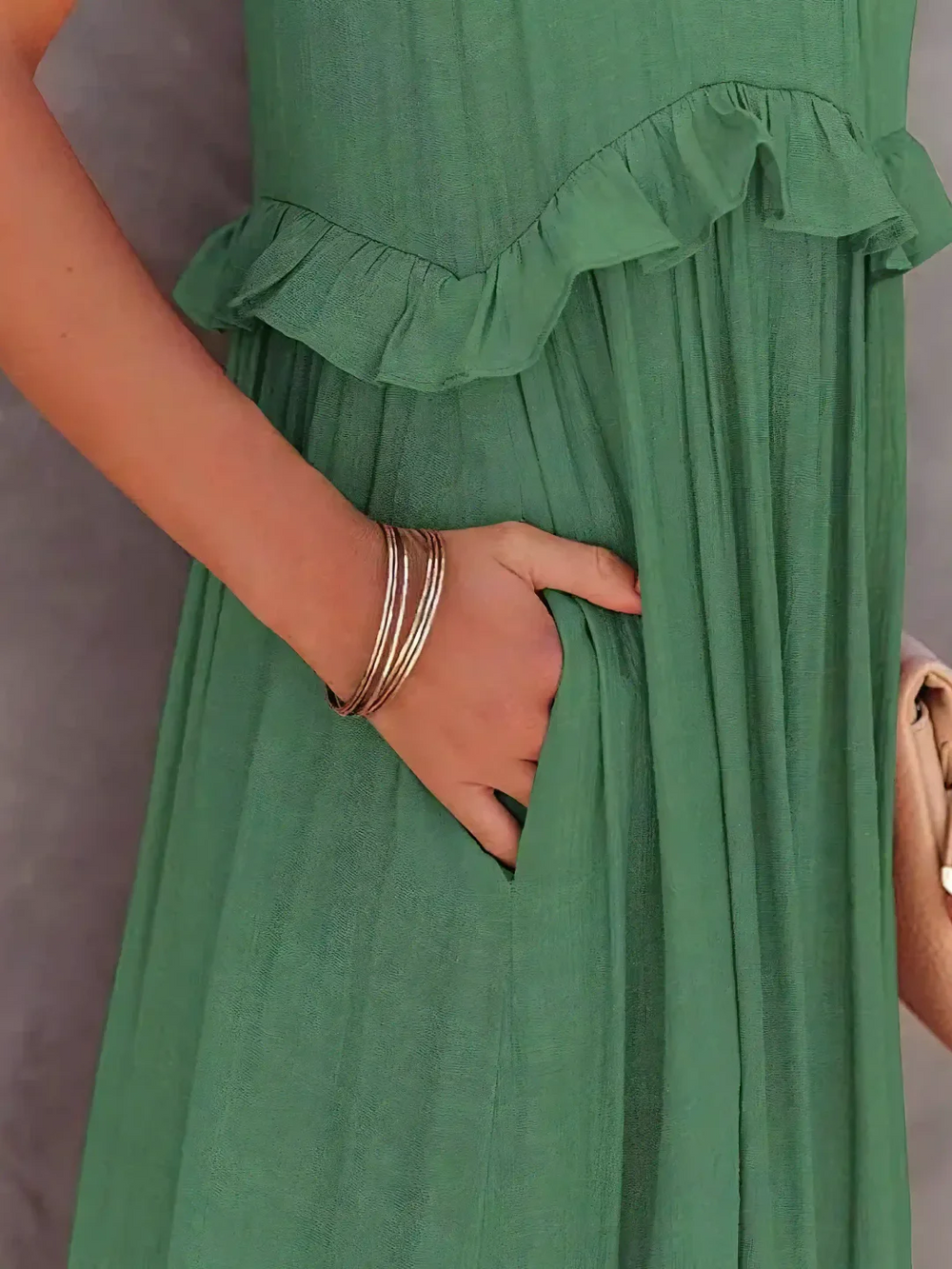 Vesa Ruffled Flowing Dress