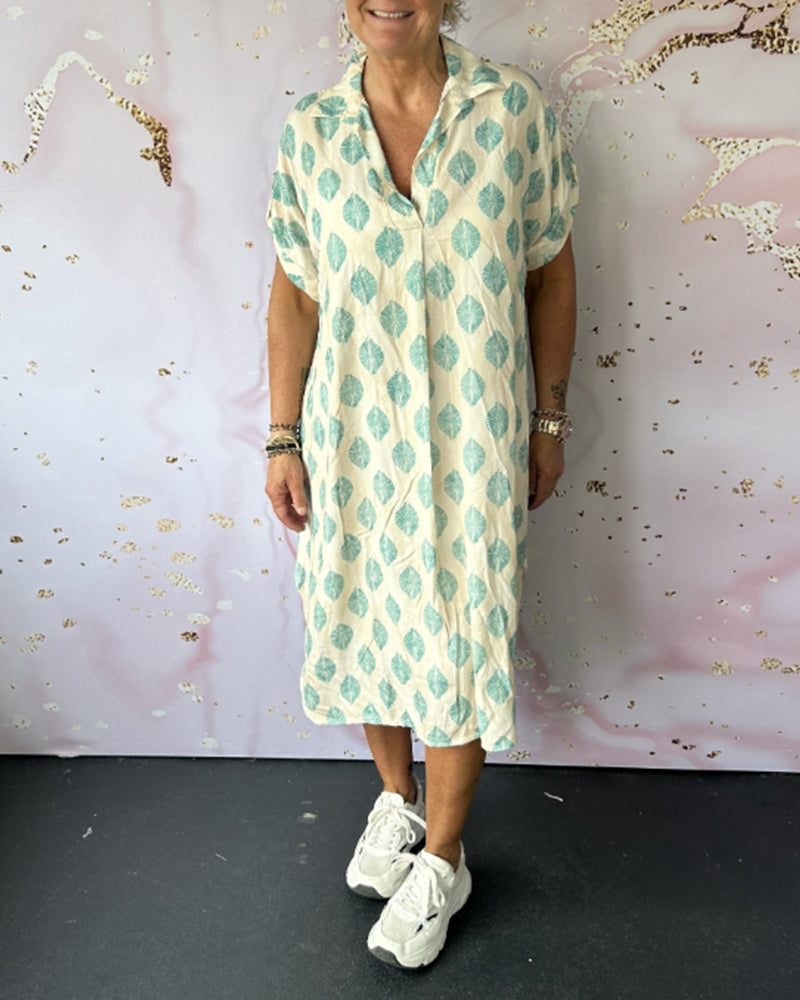 VanDeZaar Stylish V-Neck Dress, Timeless Elegance