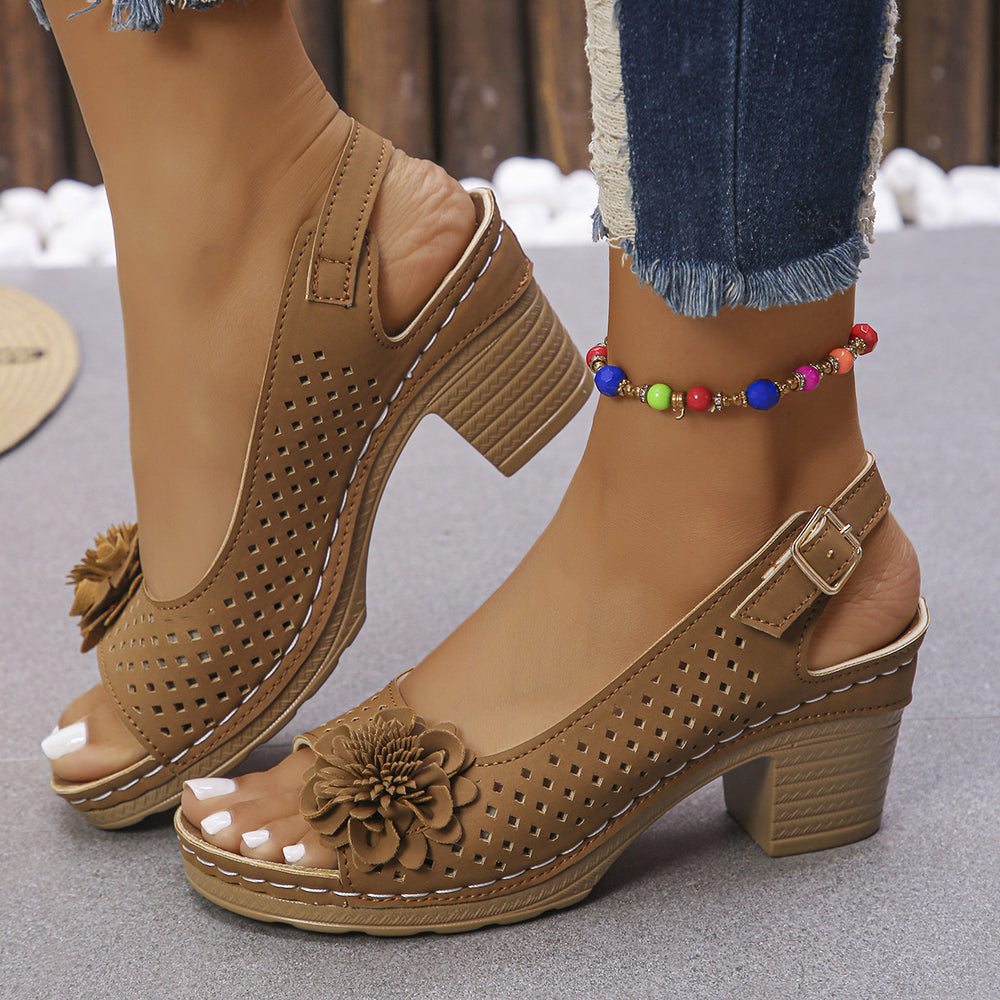 Kalani Schicke Blumensandalen