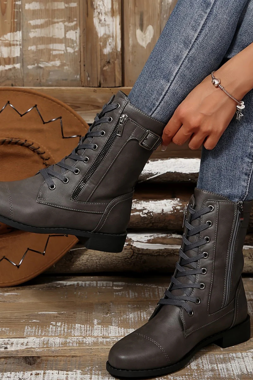 Miya Zip-Up Leather Boot Grau