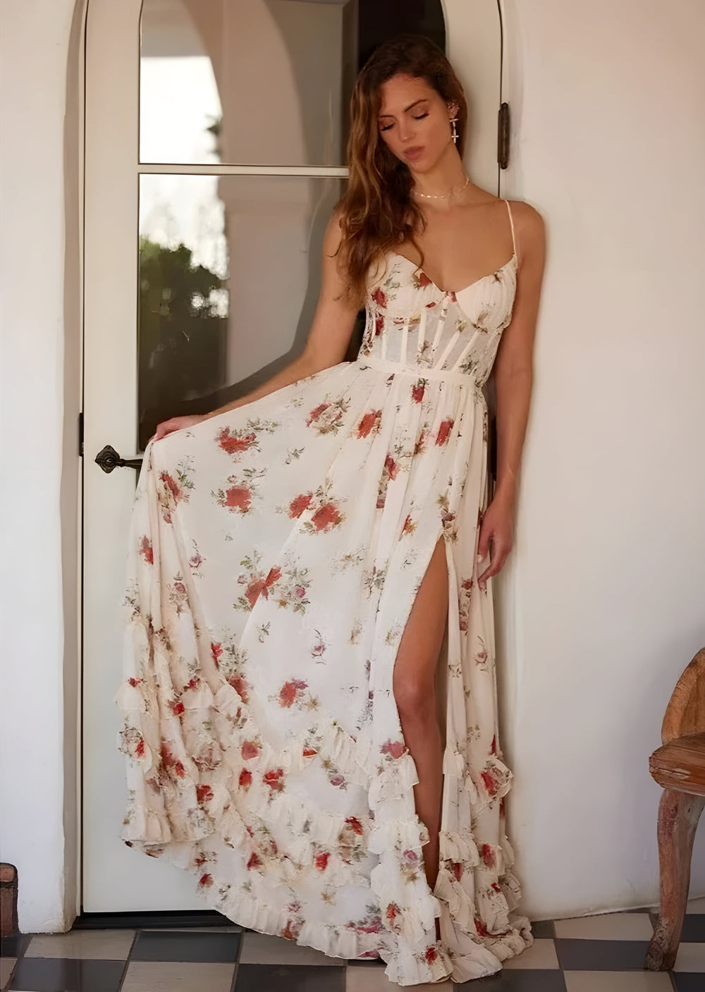Esmee Langes Blumenkleid