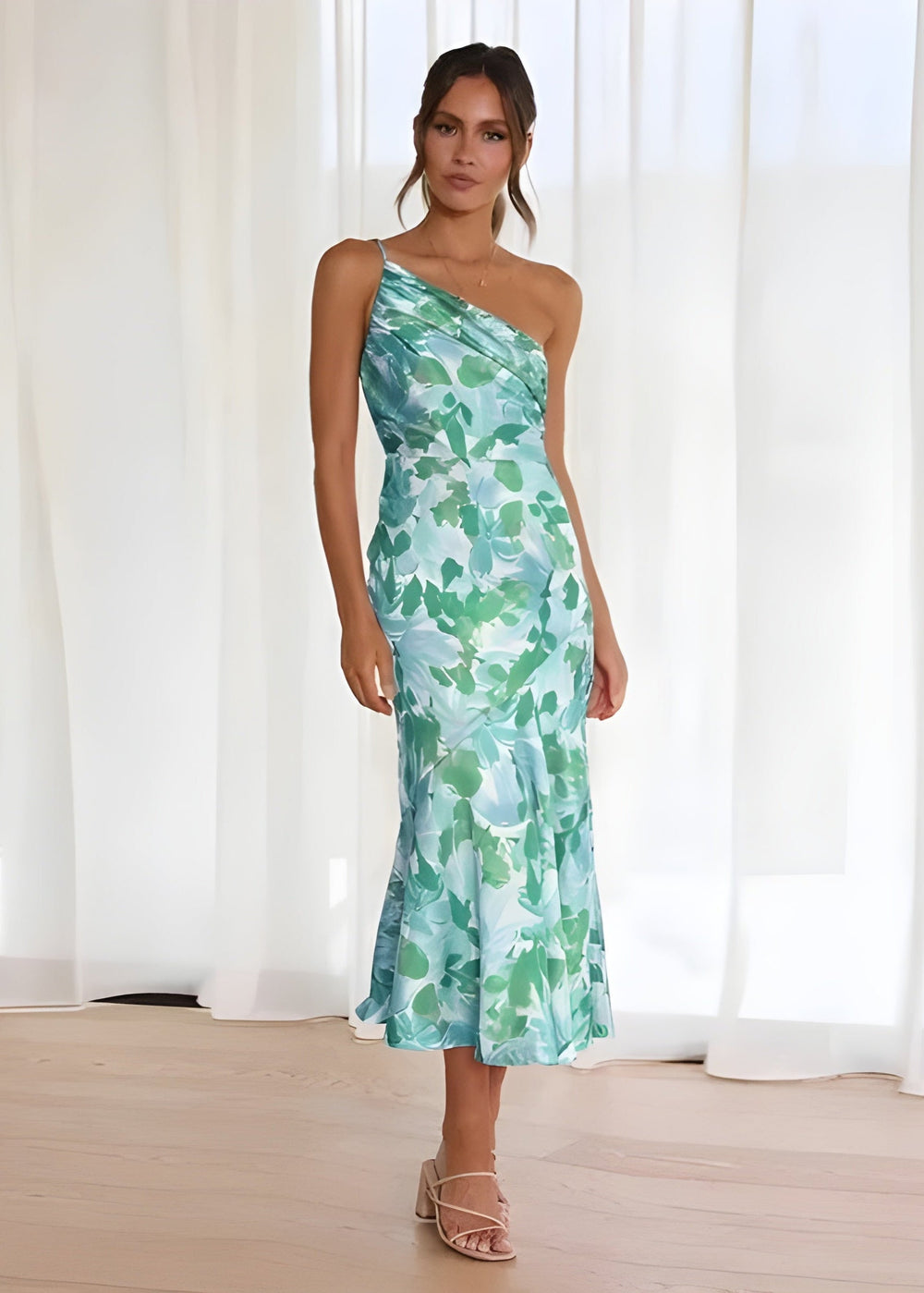 Eveline One-Shoulder Summer