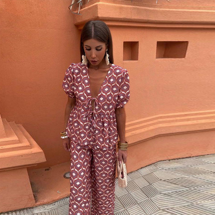 Modern Two-Piece Top and Pants Set for Everyday Wear
