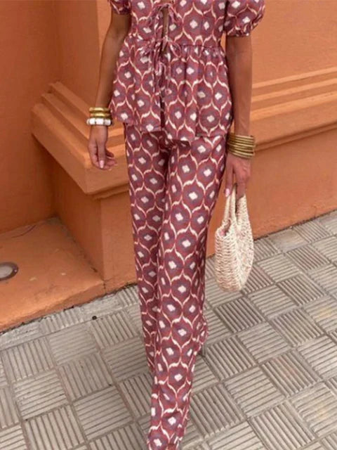 Modern Two-Piece Top and Pants Set for Everyday Wear