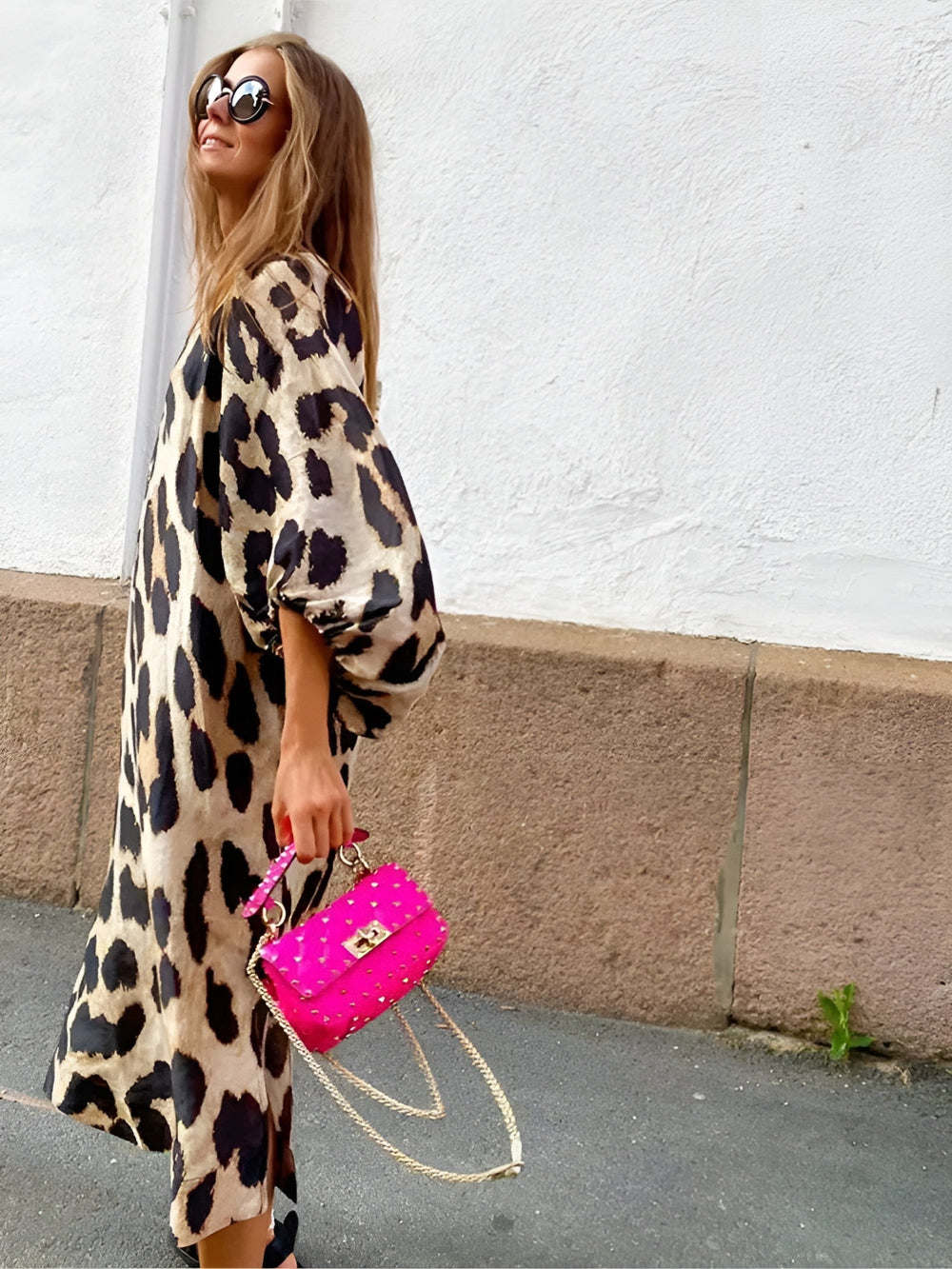 Silvie Mutiges And Elegant Leopardendress