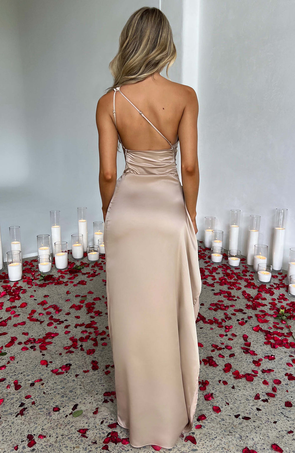 Lola Spitzen-Maxikleid