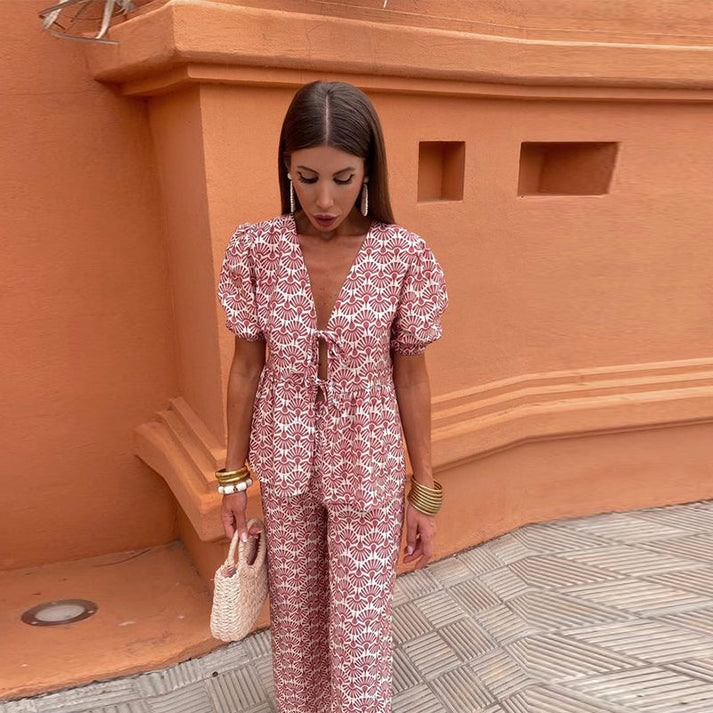Modern Two-Piece Top and Pants Set for Everyday Wear