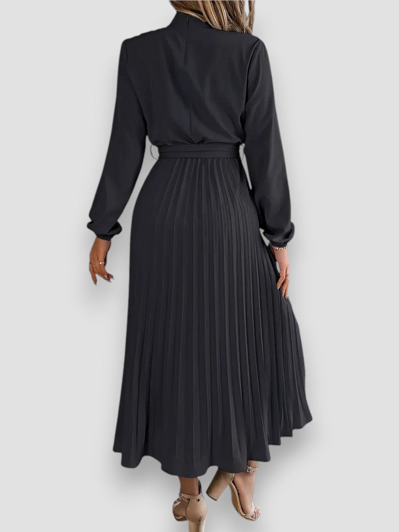 Layla Classic Dress