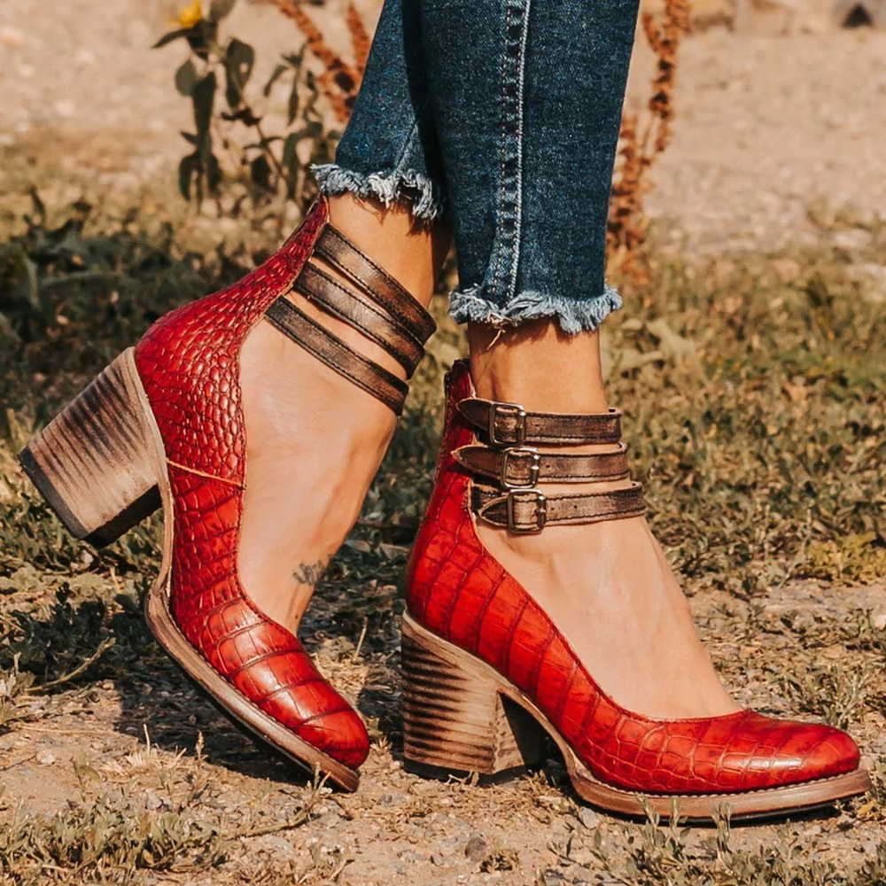 Isla Pointed-Toe Shoes