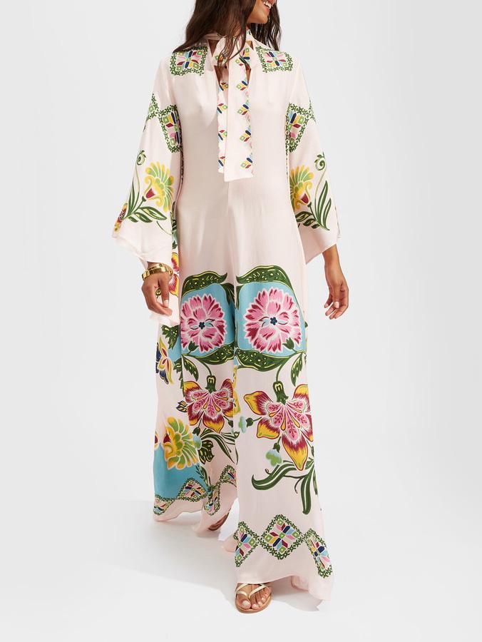 Exquisites, Flowing Dress