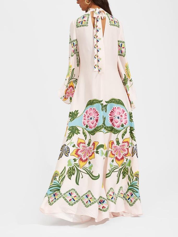 Exquisites, Flowing Dress