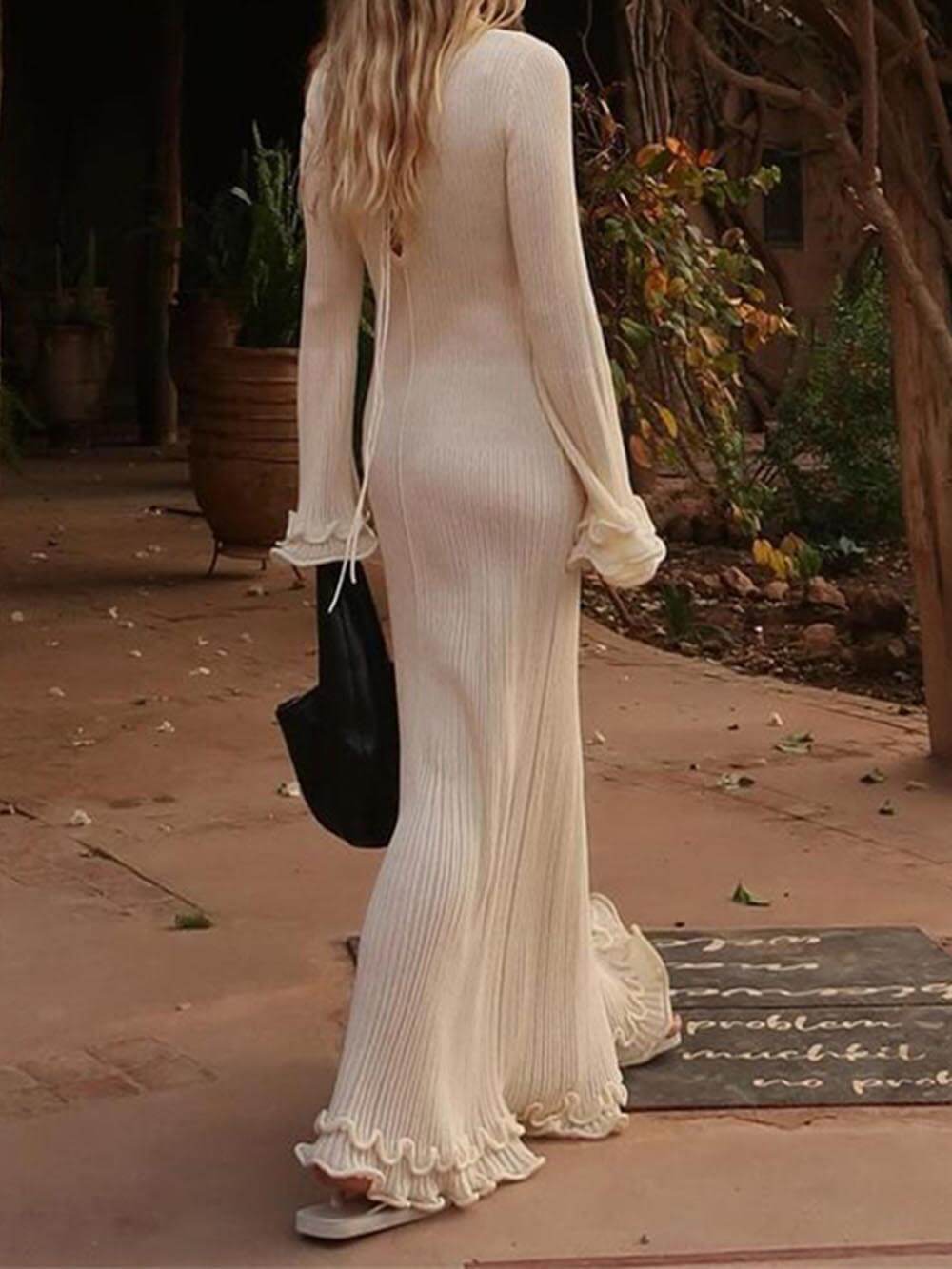 Elegant Trumpet-Sleeve Knit Maxi Dress