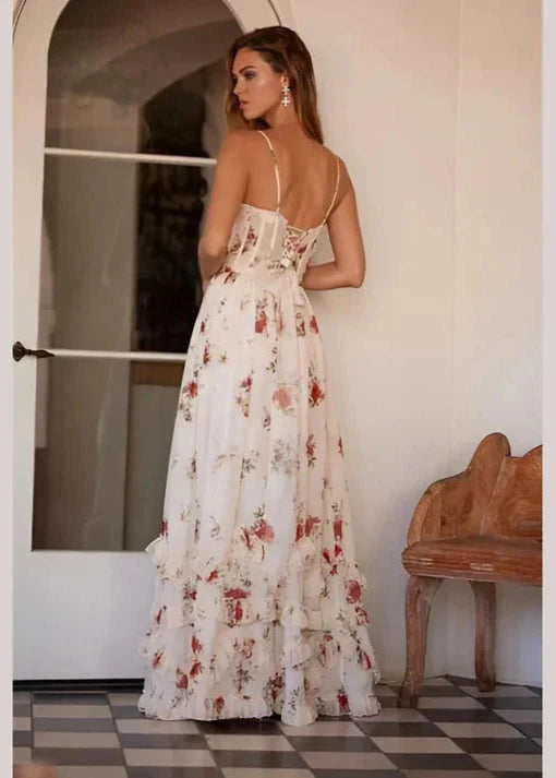 Esmee Langes Blumenkleid