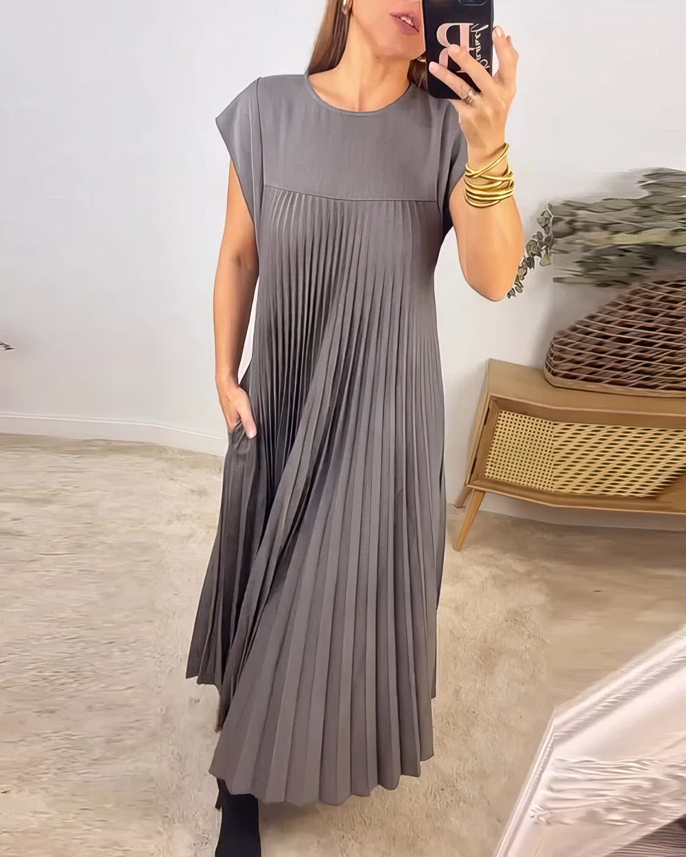 Eleonora Sleeveless Pleated Dress