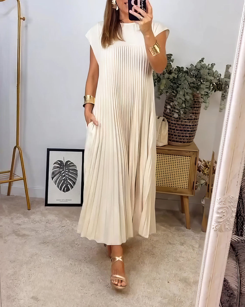 Eleonora Sleeveless Pleated Dress