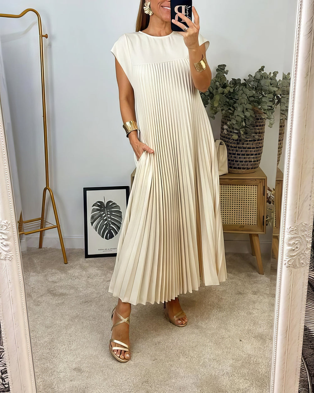Eleonora Sleeveless Pleated Dress