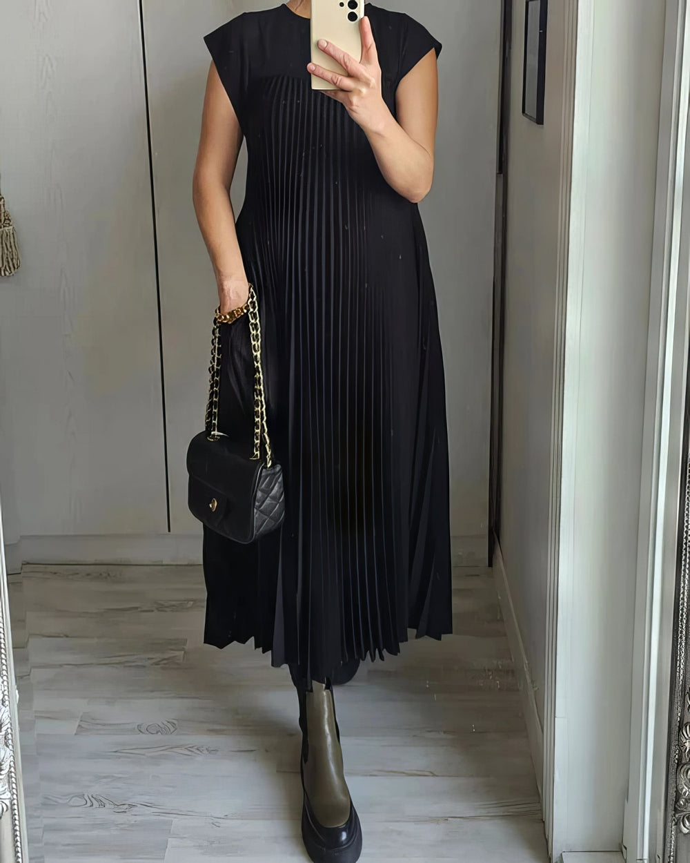Eleonora Sleeveless Pleated Dress
